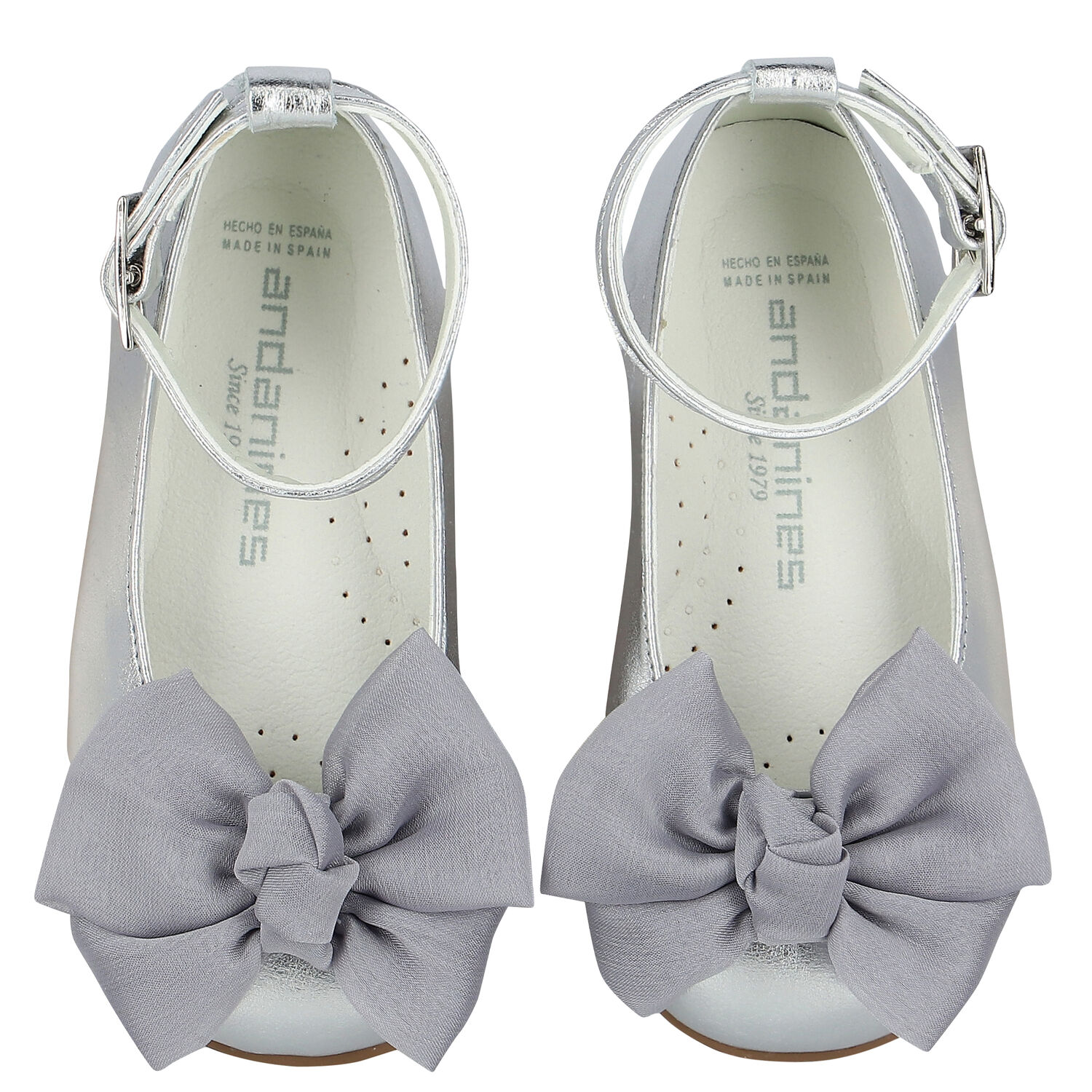 Younger Girls Silver Bow Shoes, 3, hi-res image number null